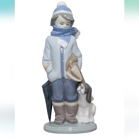 Lladro Winter Boy with Dog - Picture 1 of 8